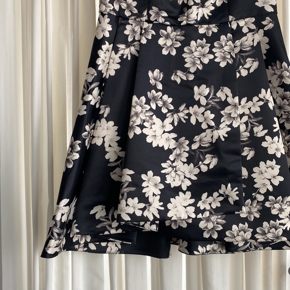 COPY - Alice + Olivia - beautiful black dress with white floral pattern - size … - Picture 2 of 7